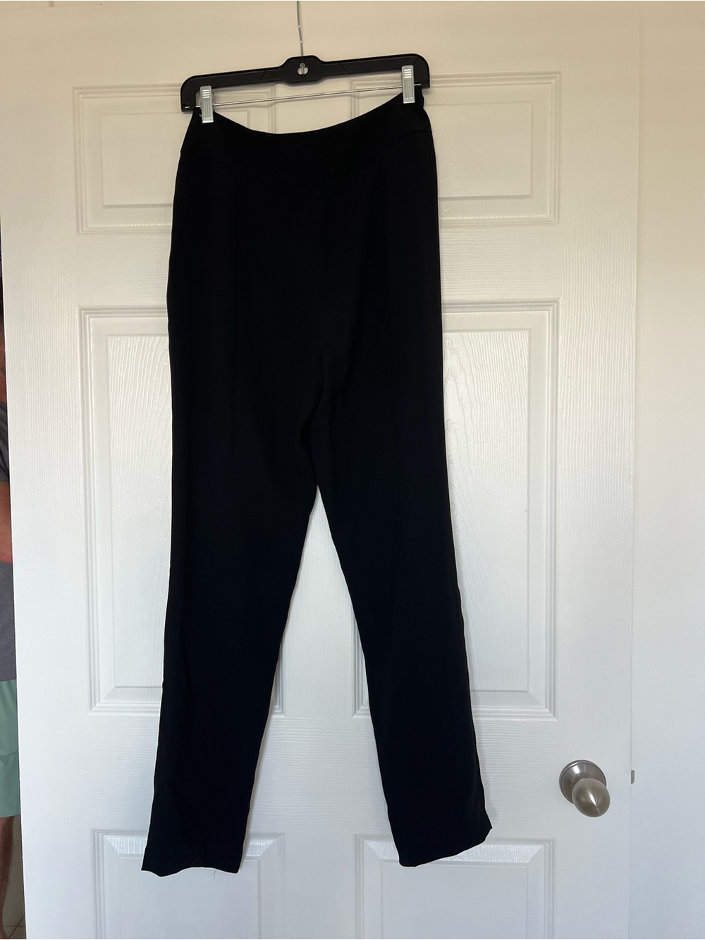 Bcbgmaxazria women’s black dress pants side pockets and zip size 02 straight leg